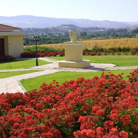 Akamanthea Village Aparthotel 4*