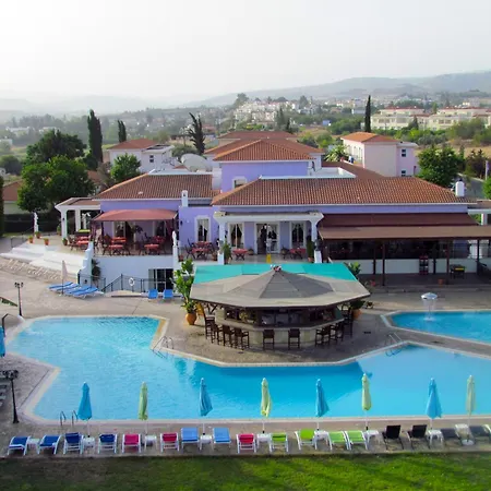 Akamanthea Village Polis