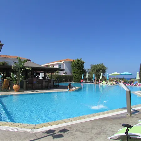 Akamanthea Village Polis