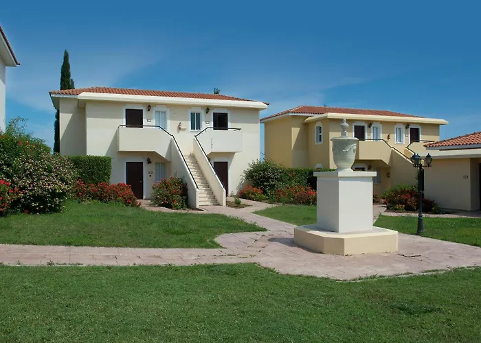 Akamanthea Village Aparthotel 4*