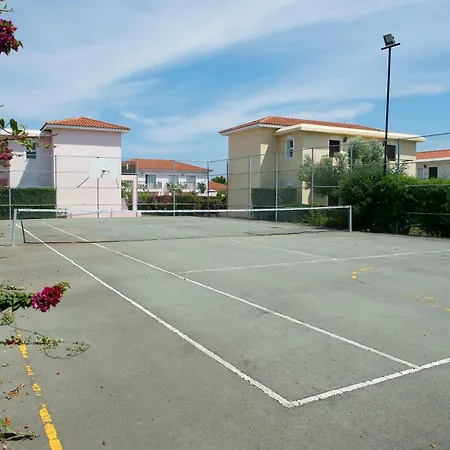 Akamanthea Village 4*