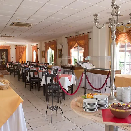 Hotel apartamentowy Akamanthea Village Polis