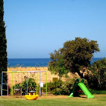 Akamanthea Village 4* Polis