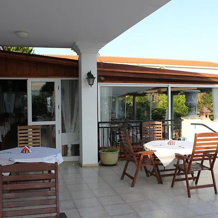Akamanthea Village Hotel apartamentowy 4*