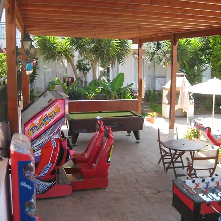 Hotel apartamentowy Akamanthea Village Polis