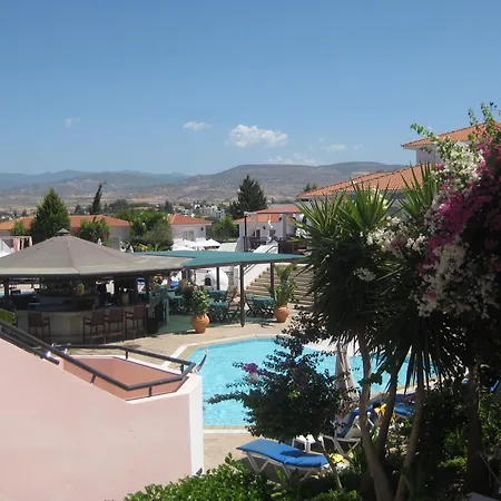 Akamanthea Village 4*