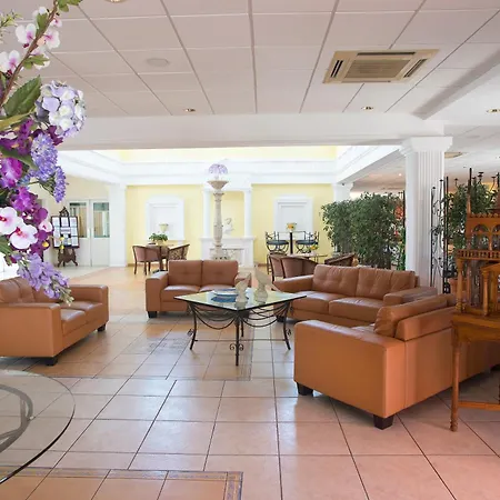 Akamanthea Village Hotel apartamentowy 4*