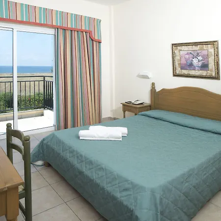 Apart-hotel Akamanthea Village 4*