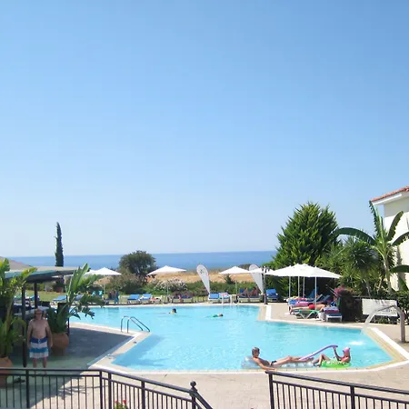 Akamanthea Village 4*