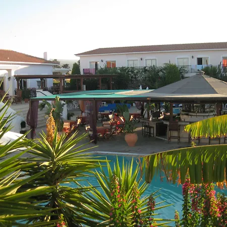 Hotel apartamentowy Akamanthea Village Polis