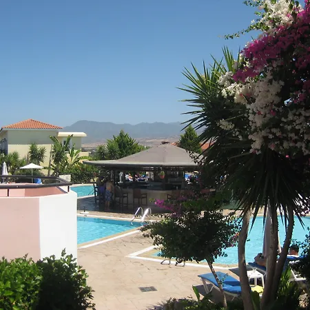 Hotel apartamentowy Akamanthea Village Polis