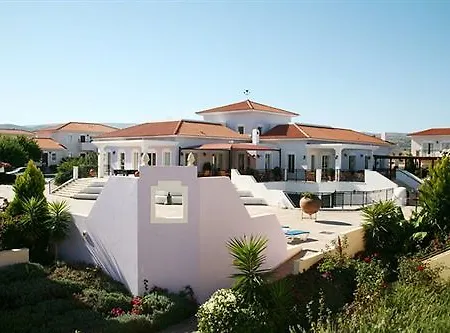 Akamanthea Village Polis