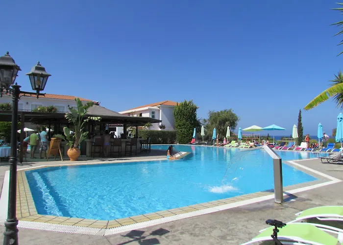 Akamanthea Village Polis