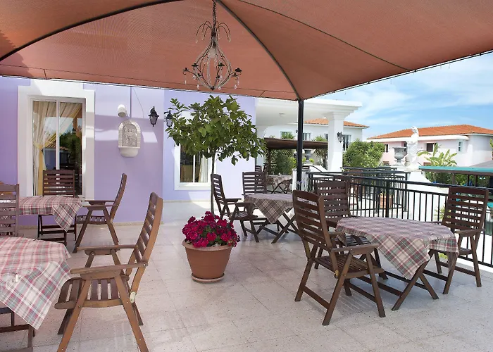 Akamanthea Village Lejlighedshotel